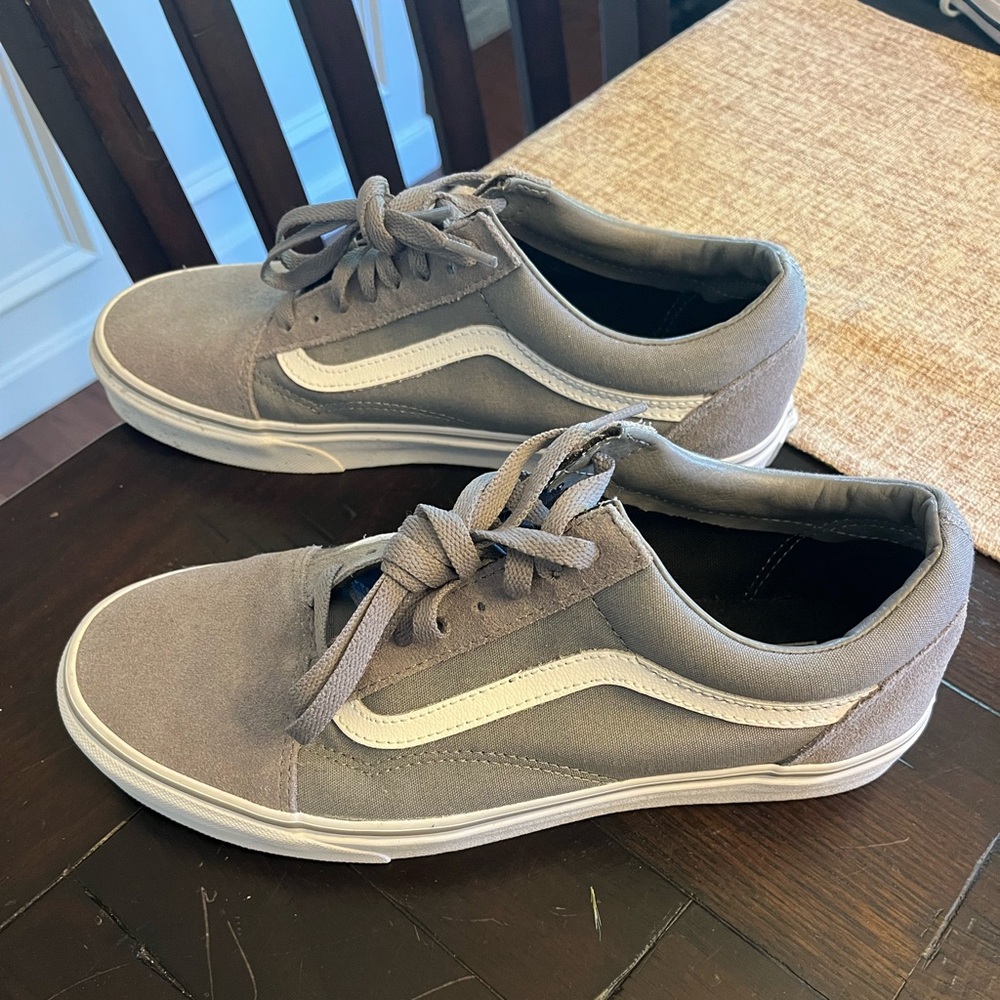 Men’s Size 9 Vans Sneakers